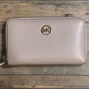 Michael Kors light pink wallet